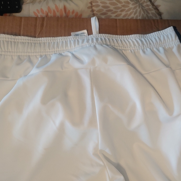 Adidas Shorts Men's BRAND NEW - Picture 11 of 11